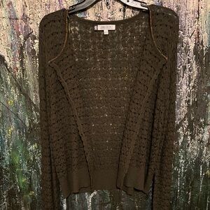 Pretty brown loose design cardigan.